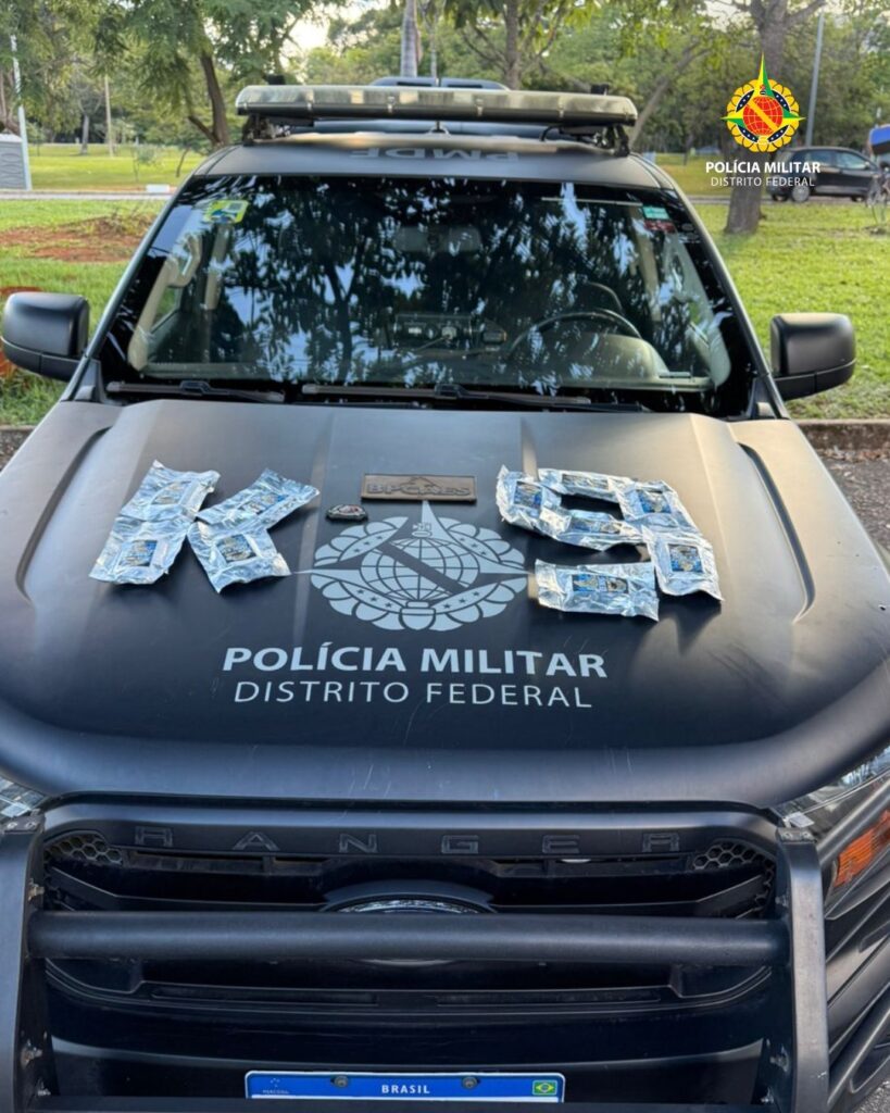 Cão farejador da PMDF apreende R$ 100 mil em drogas Cão farejador da PMDF apreende R$ 100 mil em drogas