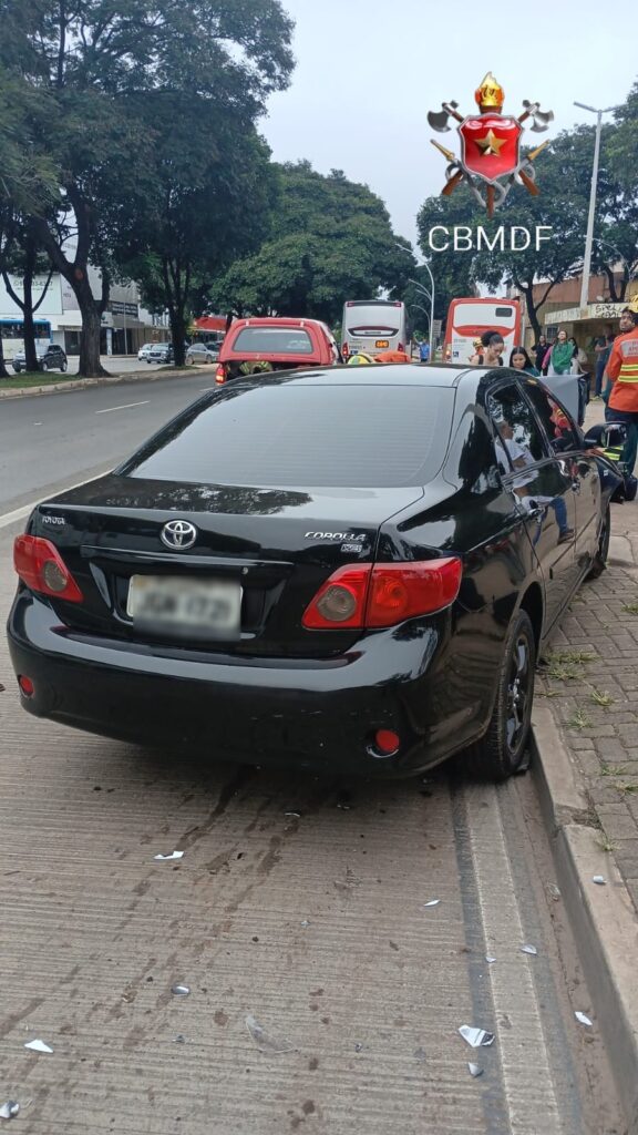 Colisão na Asa Sul deixa dois feridos Colisão na Asa Sul deixa dois feridos