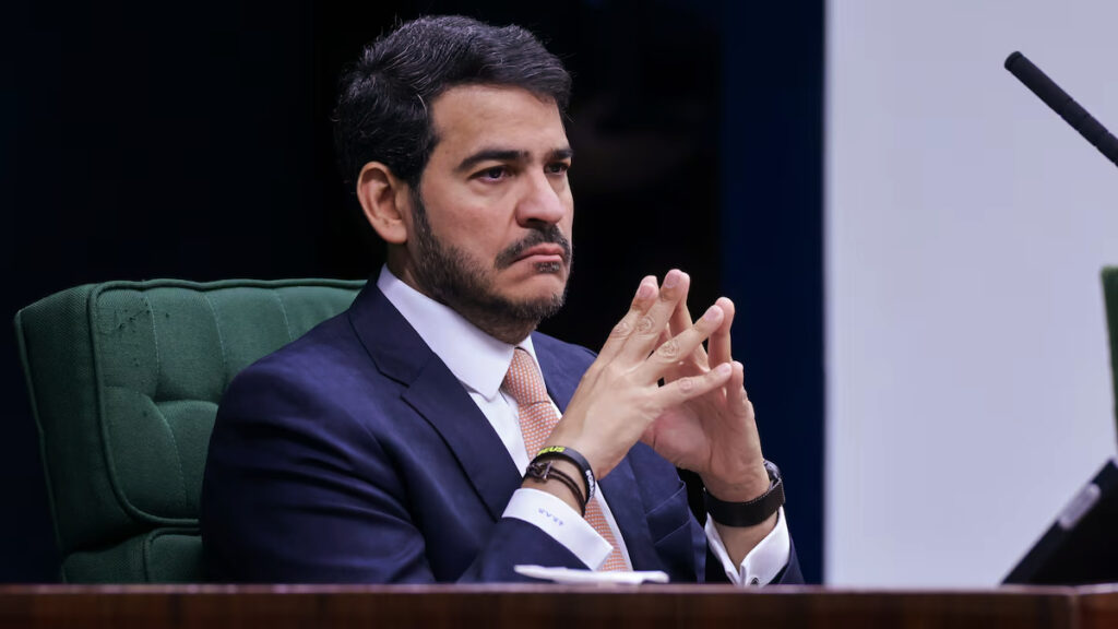 Messias debate STF e cobra retidão em sabatina apertada