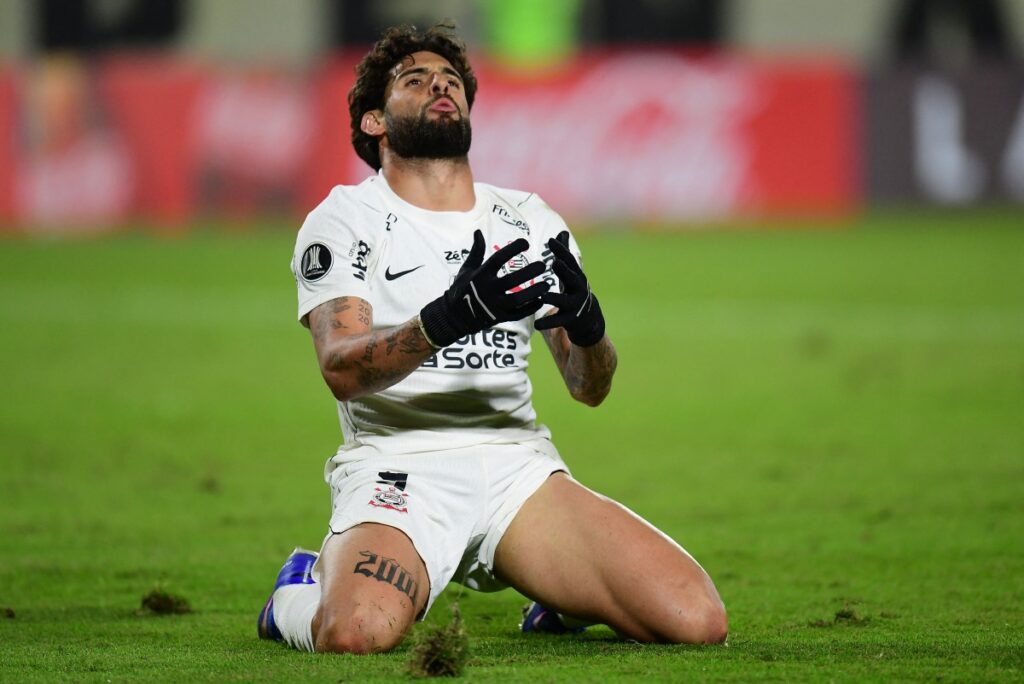 Corinthians empata com Peñarol e garante liderança do grupo na Libertadores Corinthians empata com Peñarol e garante liderança do grupo na Libertadores