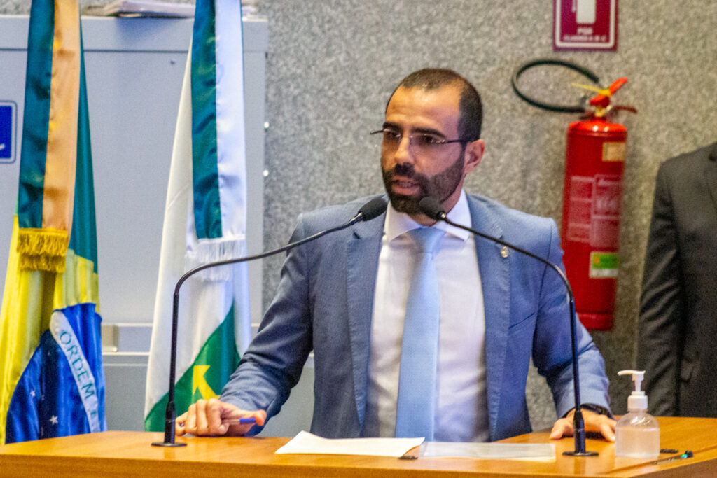 Manzoni lança candidatura a deputado federal com apoio de Michelle
