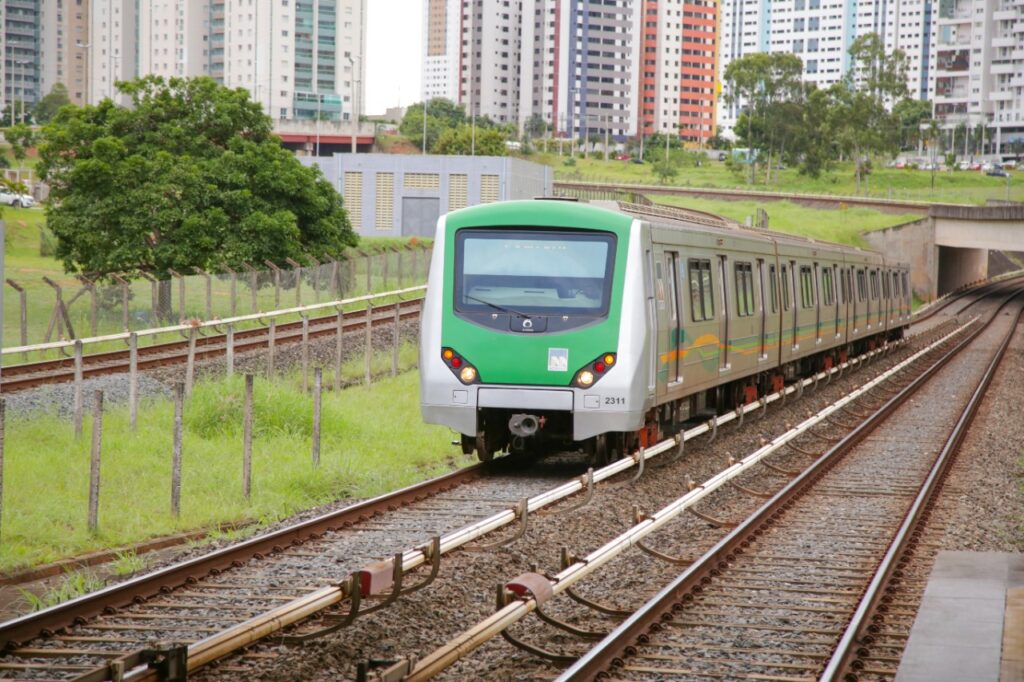 Metrô-DF projeta 180 mil passageiros/dia com novas obras Metrô-DF projeta 180 mil passageiros/dia com novas obras