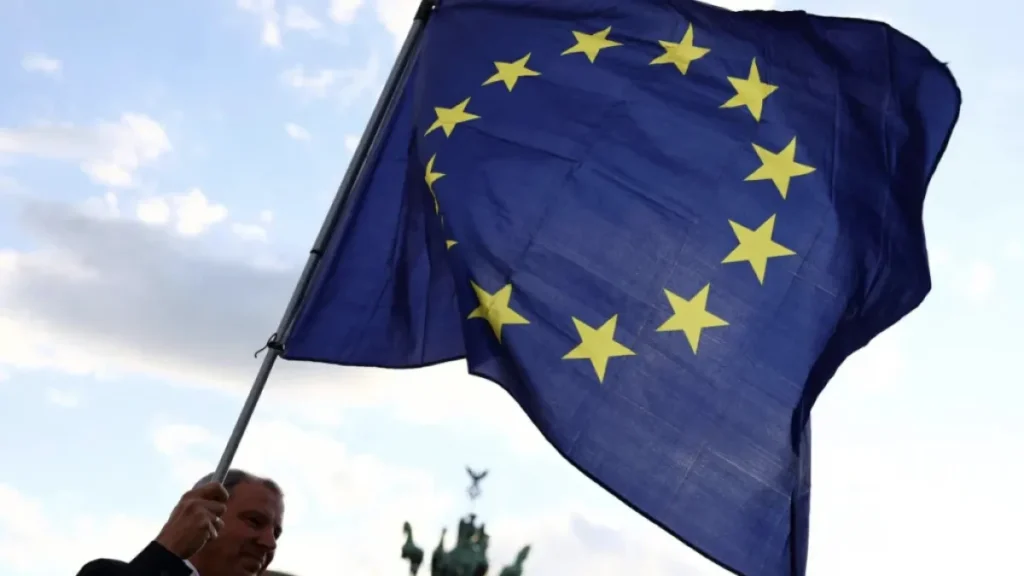UE equilibra crise migratória e avanço da ultradireita UE equilibra crise migratória e avanço da ultradireita