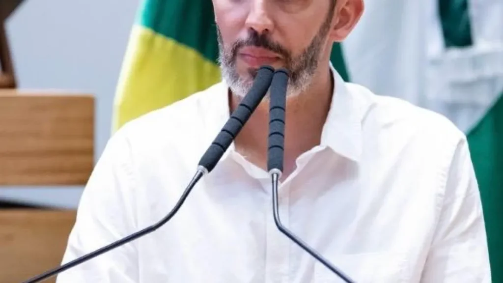 Convenções terminam e negociação passa às executivas Convenções terminam e negociação passa às executivas