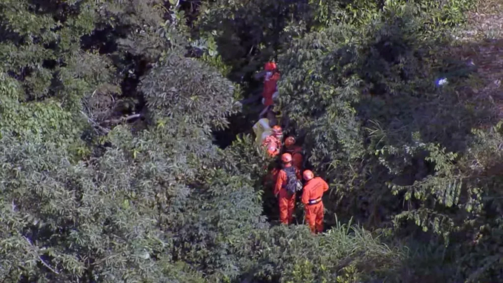 Queda de helicóptero no Rio mata 4, incluindo 3 turistas colombianas Queda de helicóptero no Rio mata 4, incluindo 3 turistas colombianas
