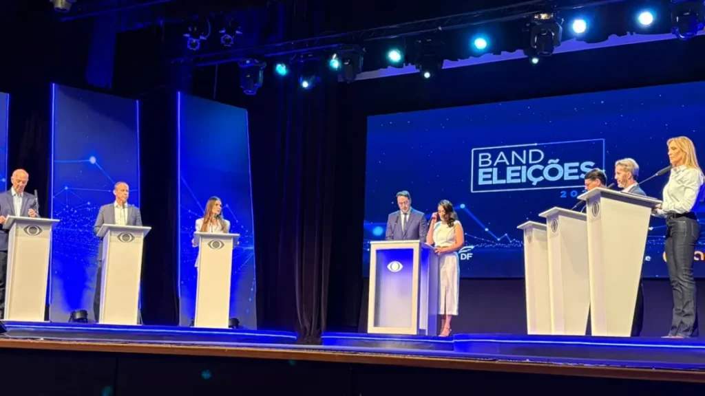 Candidatos unem forças contra Celina Leão em 1º debate Candidatos unem forças contra Celina Leão em 1º debate