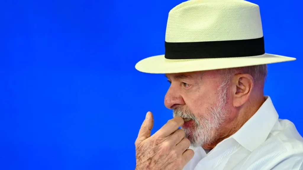 Lula lidera 1º turno e empata com Flávio no 2º, diz BTG/Nexus Lula lidera 1º turno e empata com Flávio no 2º, diz BTG/Nexus